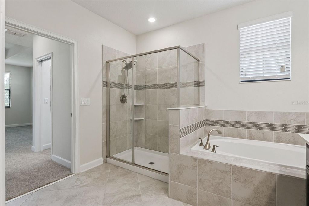 Image 23 of property listing at 11433 WHISTLING PINE WAY, Orlando, FL 32832