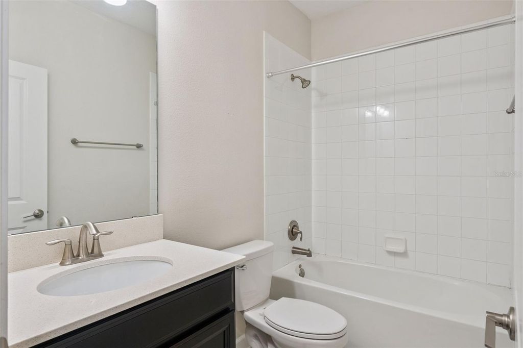 Image 25 of property listing at 11433 WHISTLING PINE WAY, Orlando, FL 32832