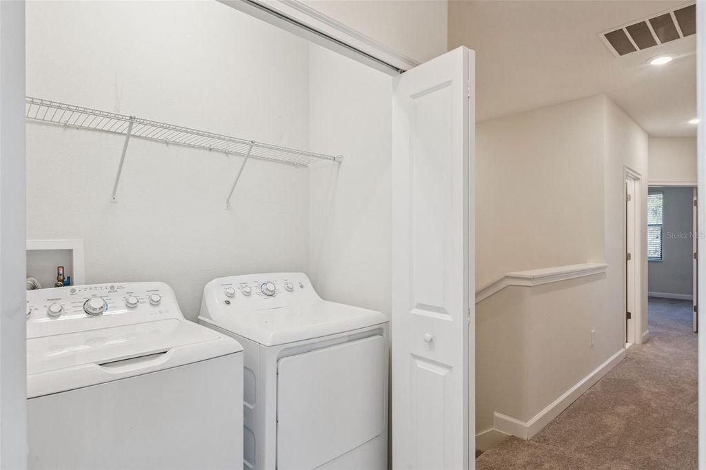 Image 27 of property listing at 11433 WHISTLING PINE WAY, Orlando, FL 32832
