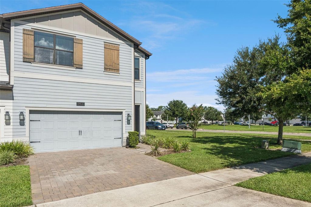 Image 28 of property listing at 11433 WHISTLING PINE WAY, Orlando, FL 32832