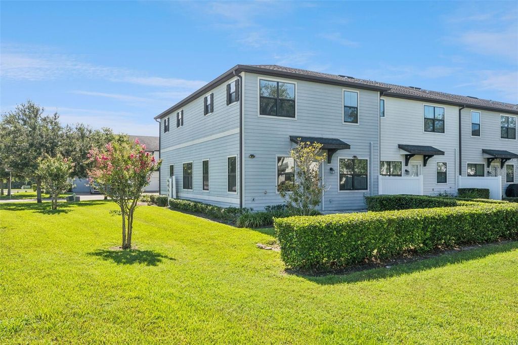 Image 30 of property listing at 11433 WHISTLING PINE WAY, Orlando, FL 32832