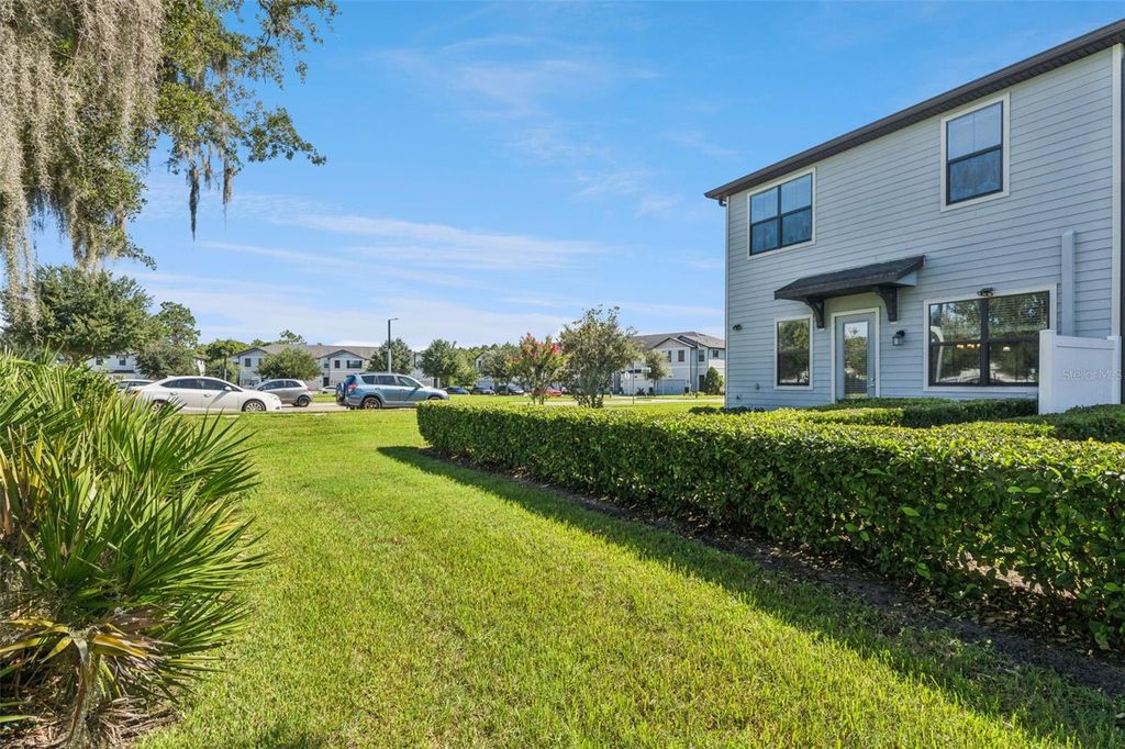 Image 32 of property listing at 11433 WHISTLING PINE WAY, Orlando, FL 32832