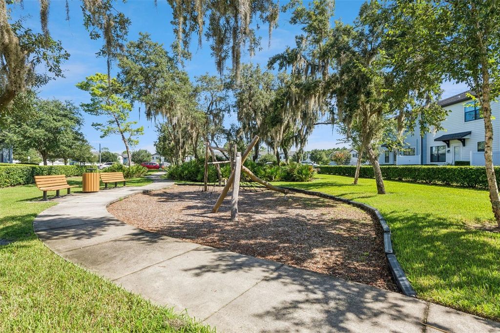 Image 34 of property listing at 11433 WHISTLING PINE WAY, Orlando, FL 32832