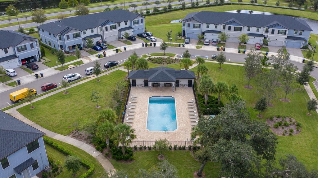 Image 40 of property listing at 11433 WHISTLING PINE WAY, Orlando, FL 32832