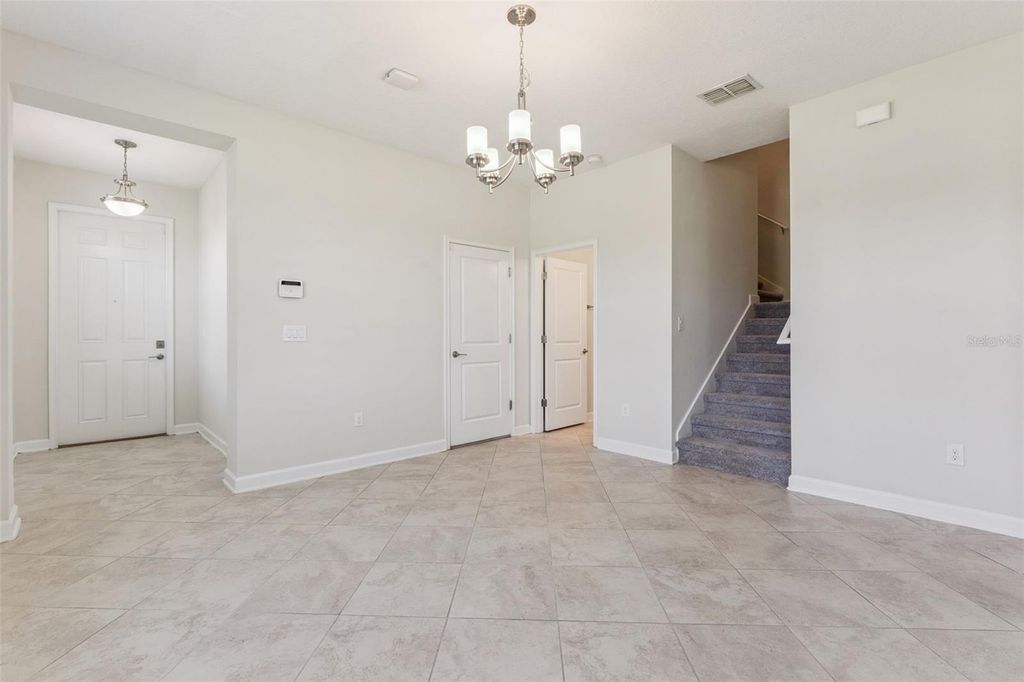 Image 7 of property listing at 11433 WHISTLING PINE WAY, Orlando, FL 32832