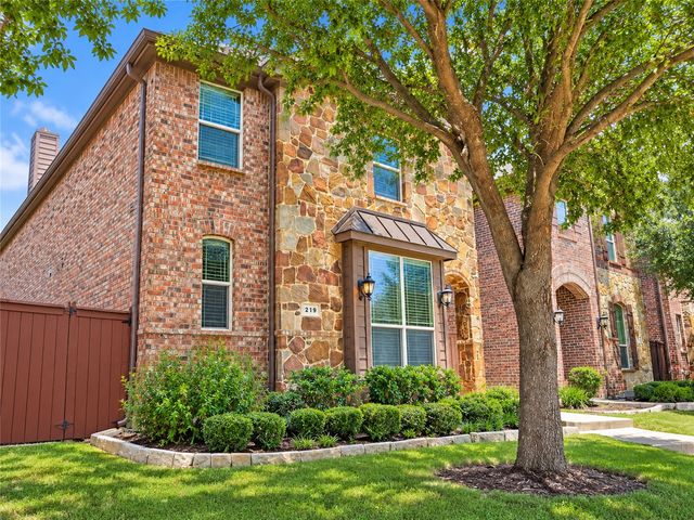 219 Carrington Lane, Lewisville, TX 75067