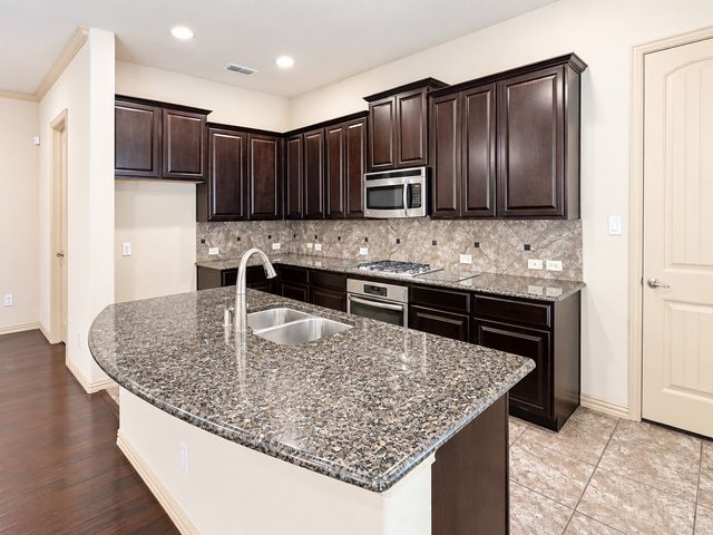 219 Carrington Lane, Lewisville, TX 75067