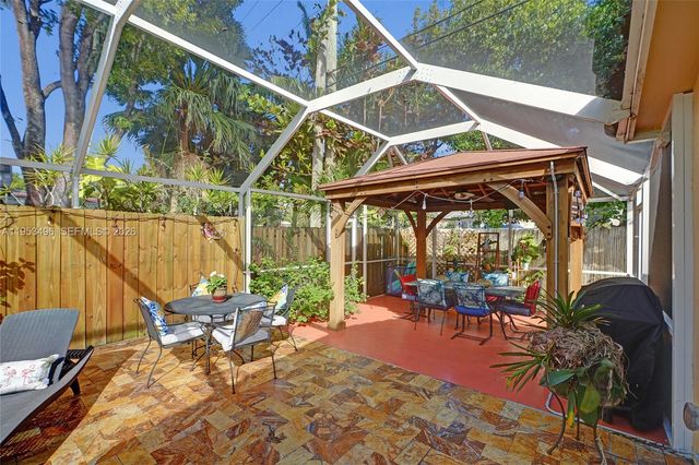 1237 Garfield St, Hollywood, FL 33019