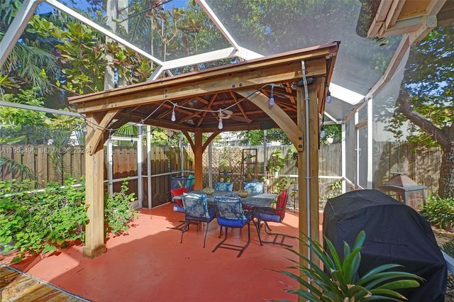 1237 Garfield St, Hollywood, FL 33019