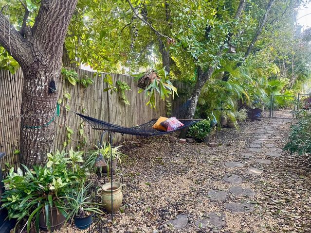 1237 Garfield St, Hollywood, FL 33019