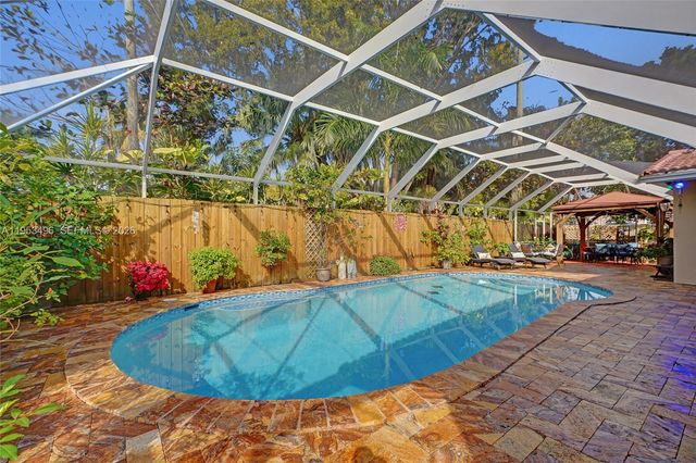 1237 Garfield St, Hollywood, FL 33019