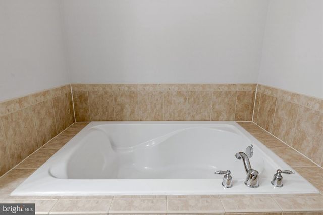 13960 GREENDALE DR, Woodbridge, VA 22191