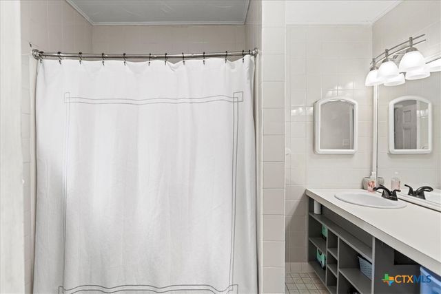 209 E Meadow Lane, Wimberley, TX 78676