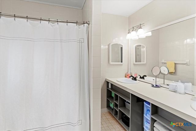 209 E Meadow Lane, Wimberley, TX 78676