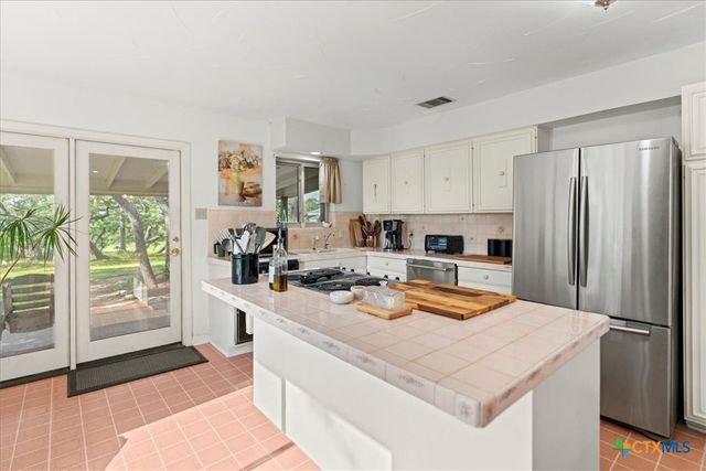 209 E Meadow Lane, Wimberley, TX 78676