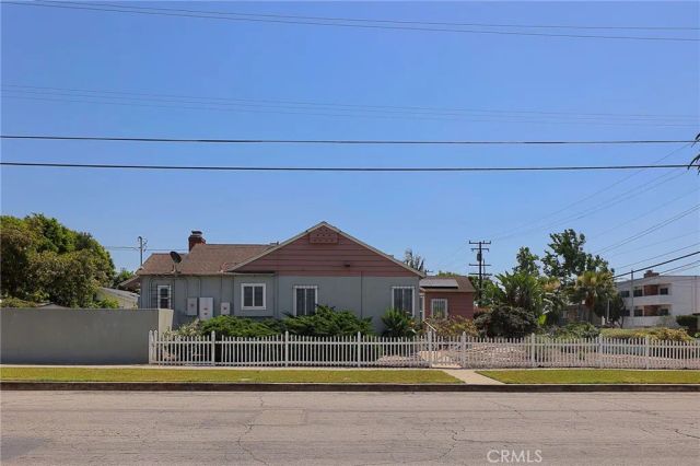 803 E La Palma, Inglewood, CA 90301