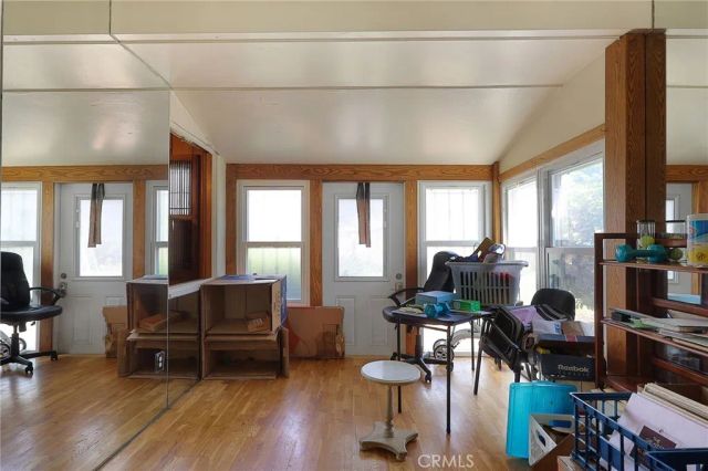 803 E La Palma, Inglewood, CA 90301