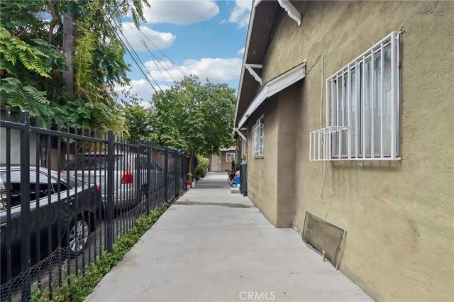 1242 E 43rd, Los Angeles, CA 90011