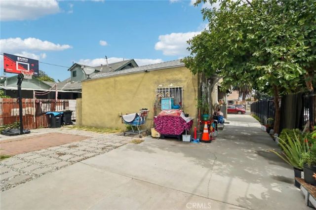 1242 E 43rd, Los Angeles, CA 90011