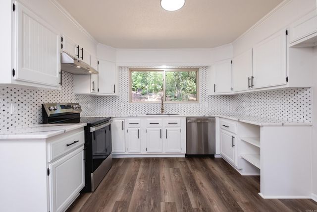 9 Brookfield Cove, Little Rock, AR 72205