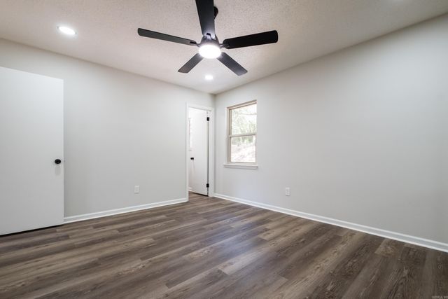 9 Brookfield Cove, Little Rock, AR 72205