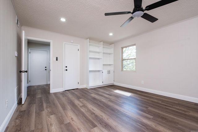 9 Brookfield Cove, Little Rock, AR 72205