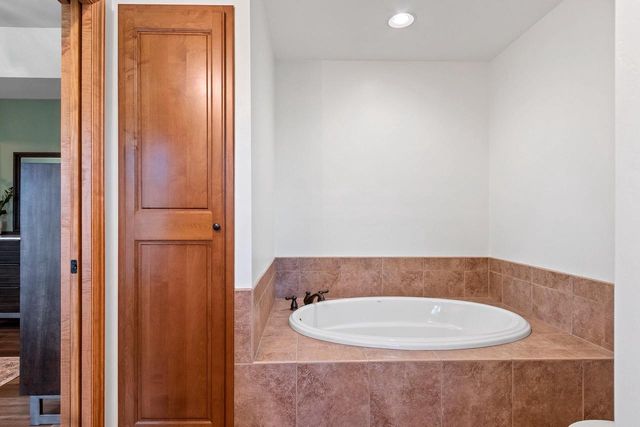 2460 WARM MEADOWS DRIVE, Green Bay, WI 54303