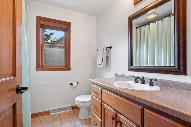 2460 WARM MEADOWS DRIVE, Green Bay, WI 54303