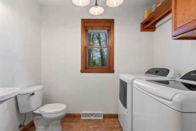 2460 WARM MEADOWS DRIVE, Green Bay, WI 54303