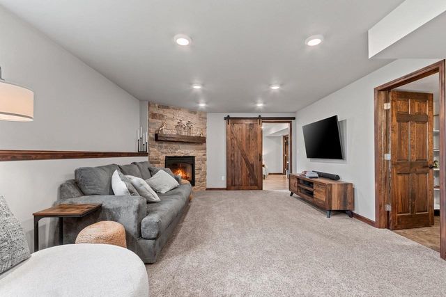 2460 WARM MEADOWS DRIVE, Green Bay, WI 54303