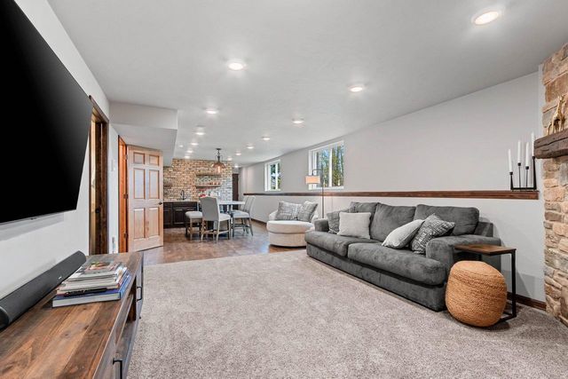 2460 WARM MEADOWS DRIVE, Green Bay, WI 54303