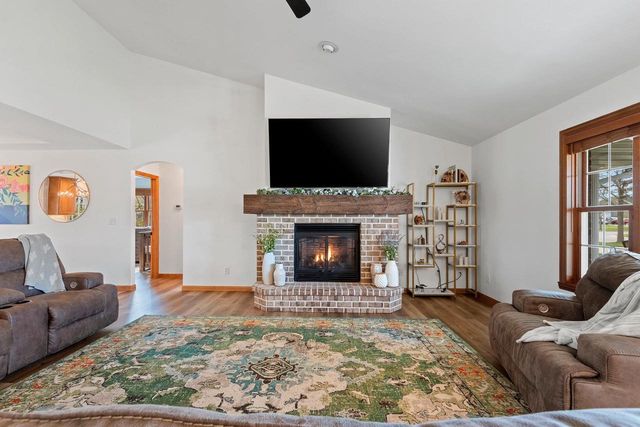 2460 WARM MEADOWS DRIVE, Green Bay, WI 54303