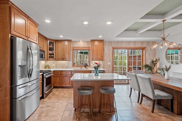 2460 WARM MEADOWS DRIVE, Green Bay, WI 54303