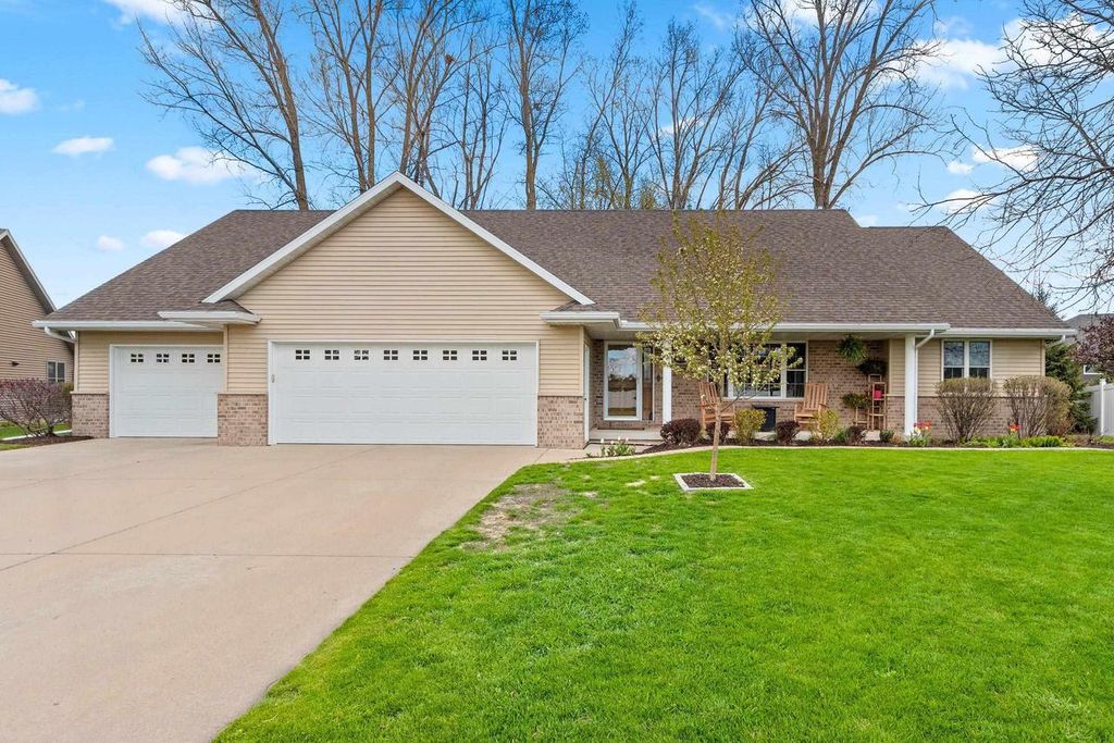 2460 WARM MEADOWS DRIVE, Green Bay, WI 54303