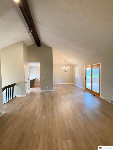 6373 S 140th Avenue, Omaha, NE 68137