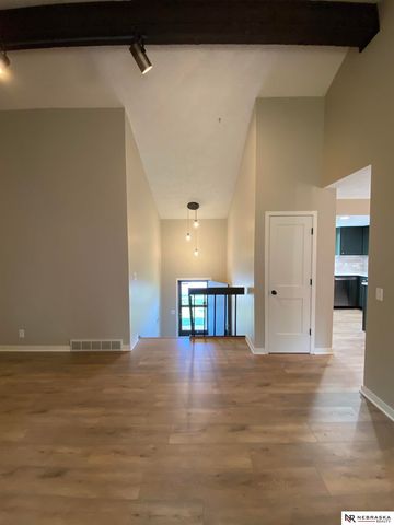 6373 S 140th Avenue, Omaha, NE 68137