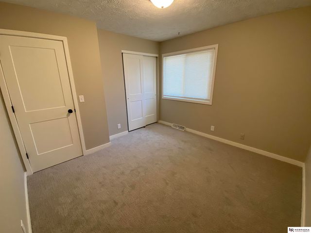 6373 S 140th Avenue, Omaha, NE 68137