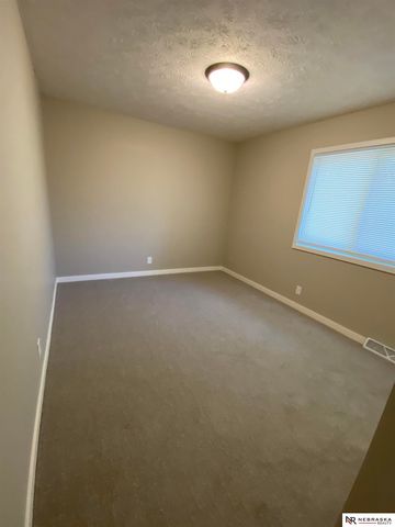 6373 S 140th Avenue, Omaha, NE 68137