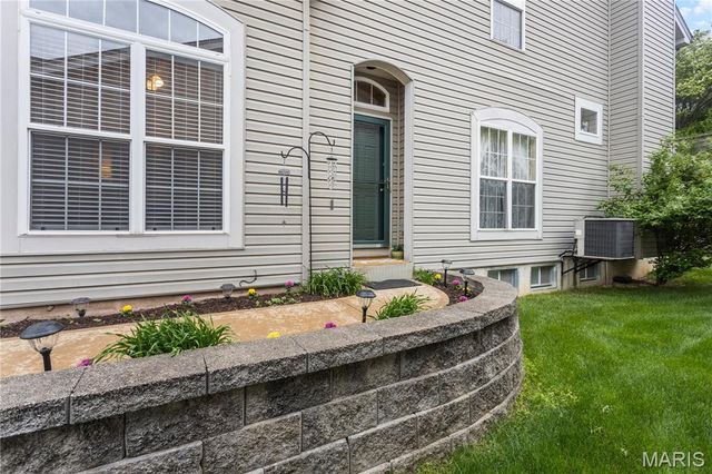 5546 Aberdour Lane, Oakville, MO 63129