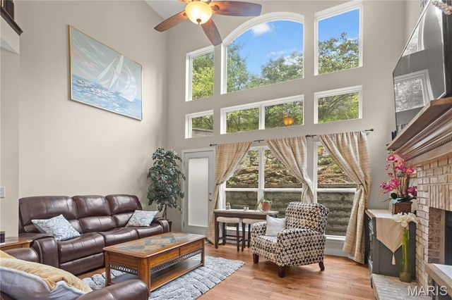 5546 Aberdour Lane, Oakville, MO 63129