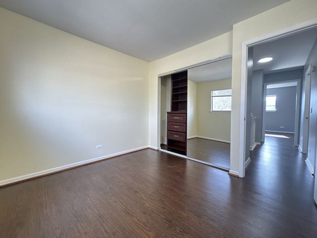 1527 Mohawk Trail, Wheeling, IL 60090