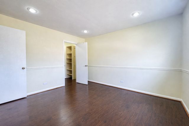 1527 Mohawk Trail, Wheeling, IL 60090