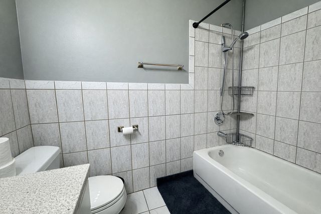 1527 Mohawk Trail, Wheeling, IL 60090