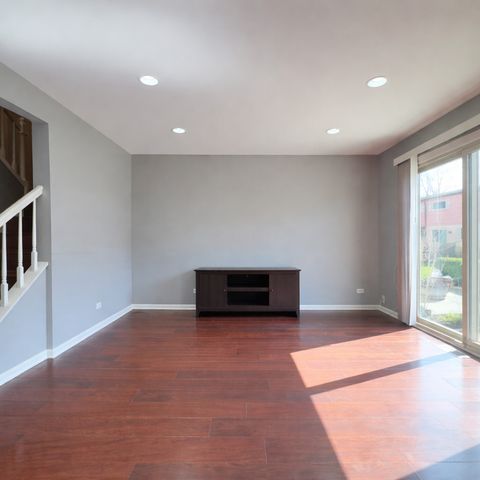 1527 Mohawk Trail, Wheeling, IL 60090