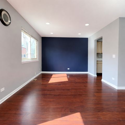 1527 Mohawk Trail, Wheeling, IL 60090