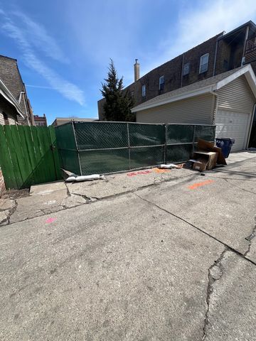 2214 S Central Avenue, Cicero, IL 60804