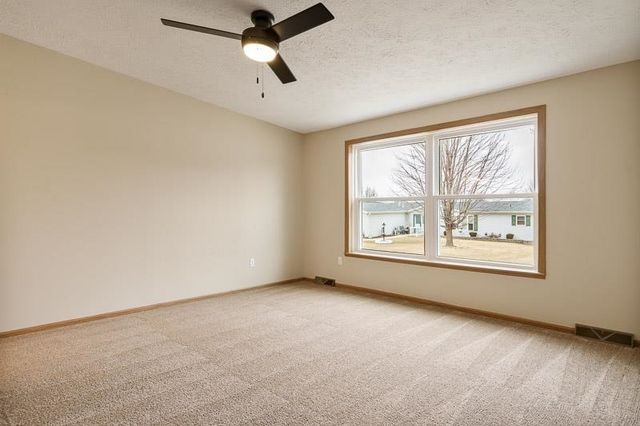 5647 BUTTERCUP Lane, Machesney Park, IL 61115