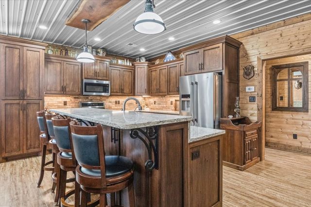 1028 Walton Rd, Scotts Hill, TN 38374