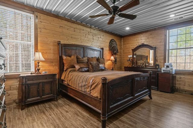 1028 Walton Rd, Scotts Hill, TN 38374