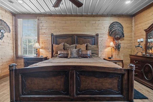 1028 Walton Rd, Scotts Hill, TN 38374